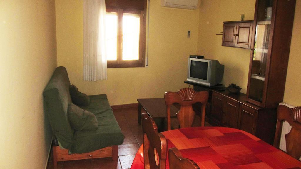 Apartaments La Fabrica Horta de Sant Joan Room photo